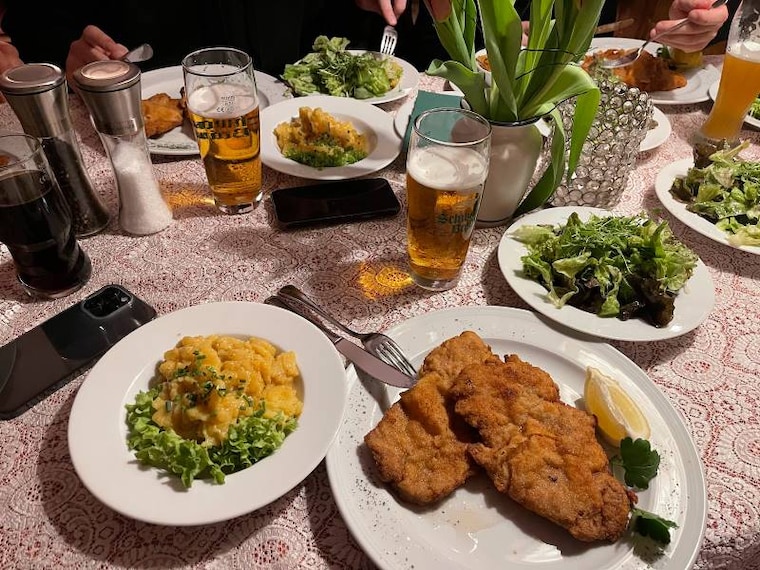 Stuttgart_Weinstube_Kachelofen_5