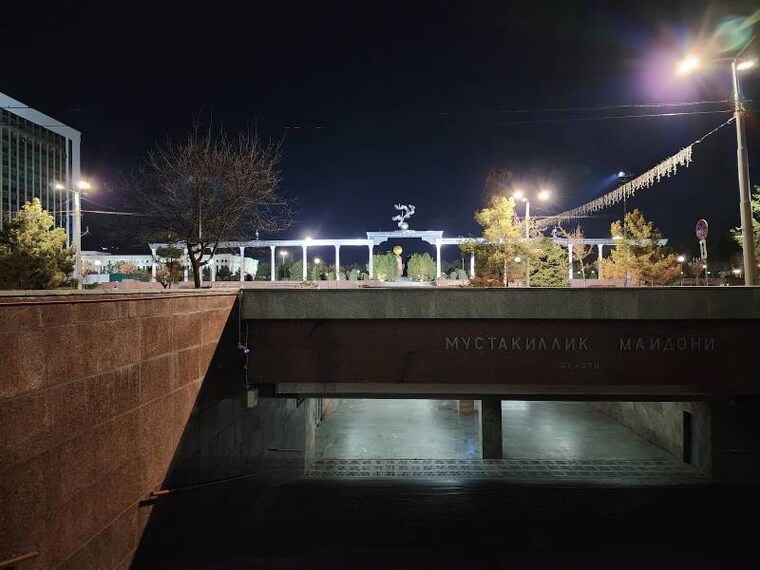 Tashkent_Independence_Square_3