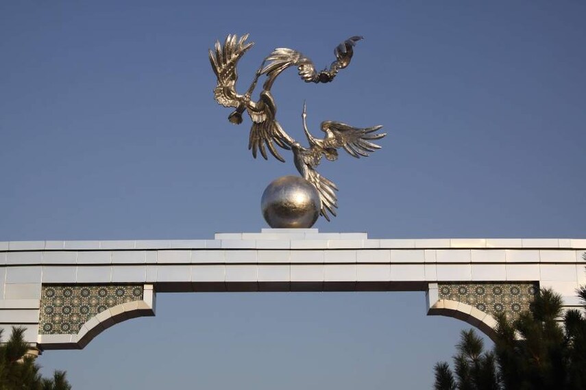 Tashkent_Independence_Square_4