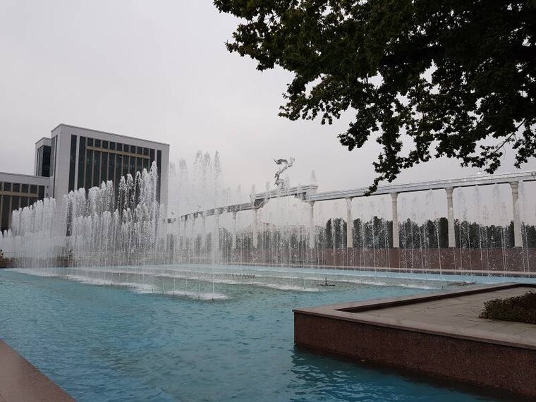 Tashkent_Independence_Square_6