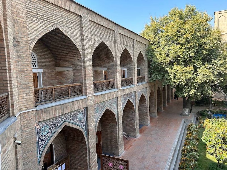 Tashkent_Kukeldash_Madrasah_1