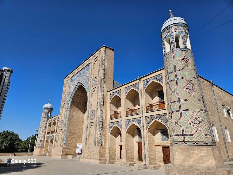 Tashkent_Kukeldash_Madrasah_2