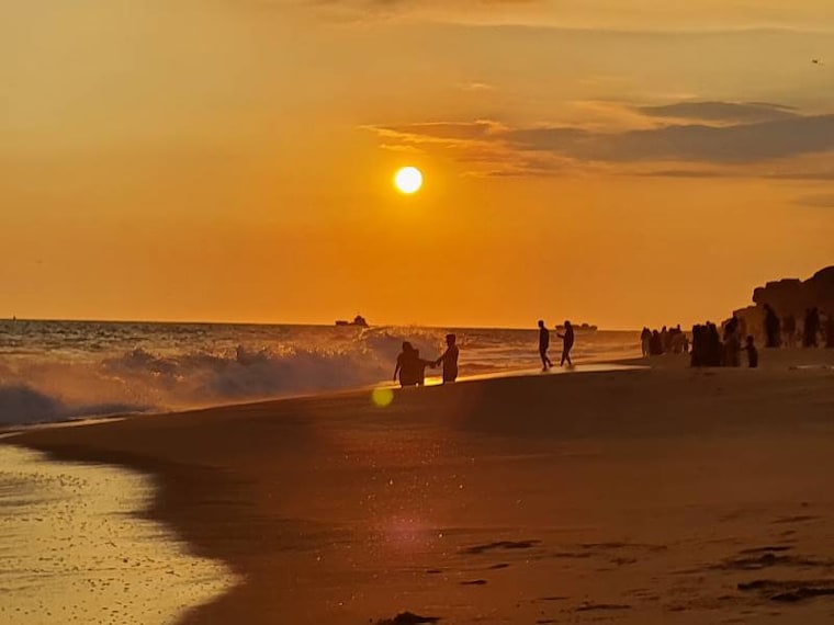 Thiruvananthapuram_Aazhimala_Beach_8