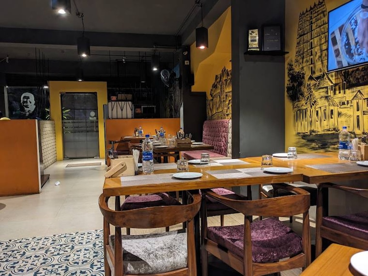 Thiruvananthapuram_The_Yellow_Chilli_10