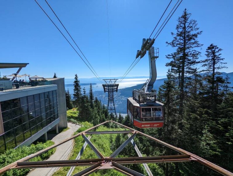 Vancouver_Grouse_Mountain_1