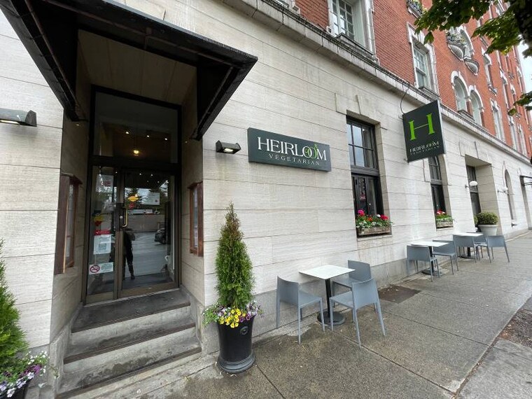 Vancouver_Heirloom_Vegetarian_Restaurant_4