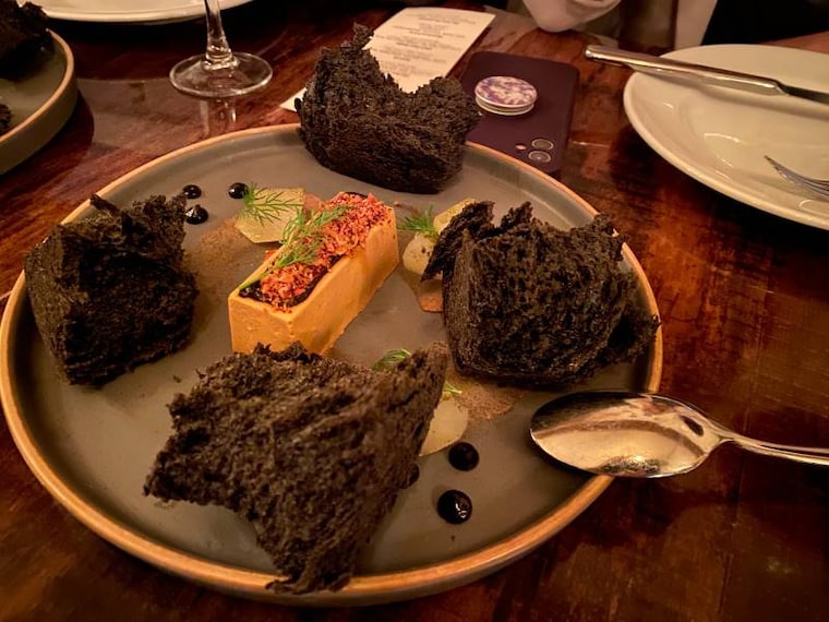 Vancouver_The_Mackenzie_Room_6