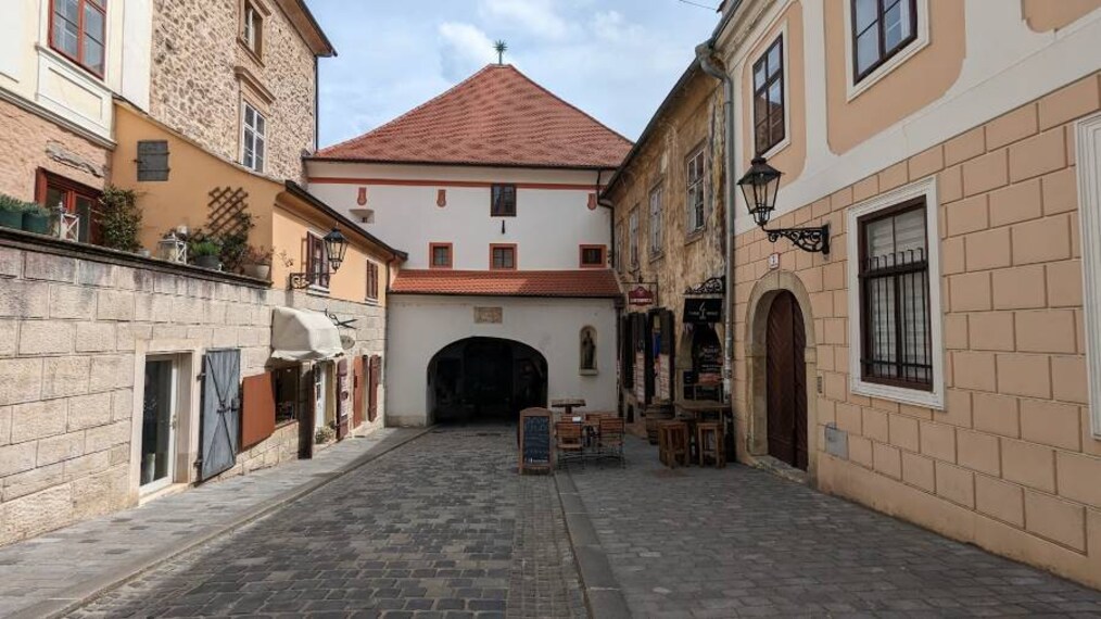 Zagreb_Stone_Gate_1