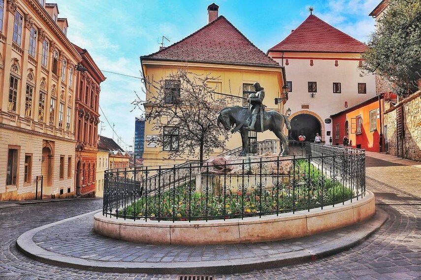 Zagreb_Stone_Gate_2