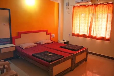 Shivmalhaar Hotel