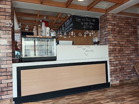 Hilltop Cafe