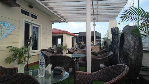 D Olive Restaurant