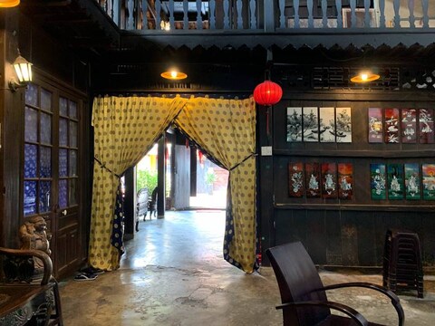 Phung Hung Old House