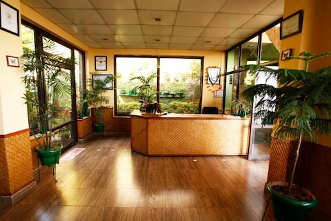 Natures Valley Resort