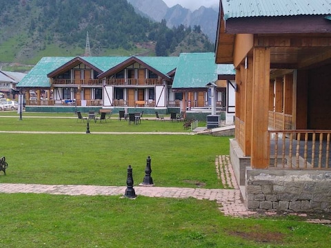 Tourist Cafeteria