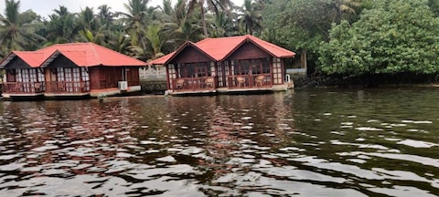 Poovar
