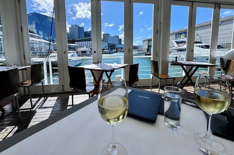 Dockside Restaurant & Bar