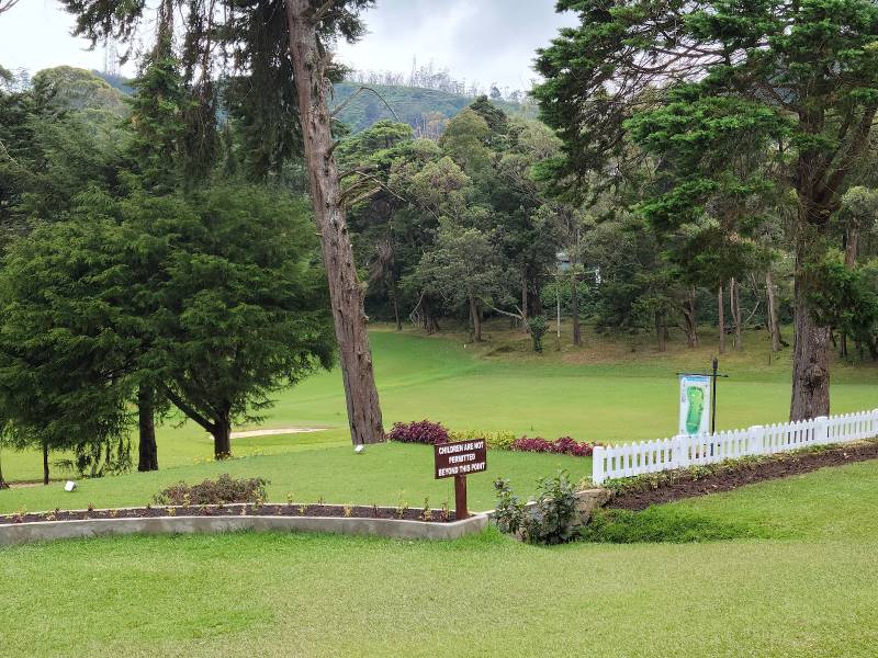 Nuwara_Eliya_Golfing_at_Nuwara_Eliya_Golf_Club_8
