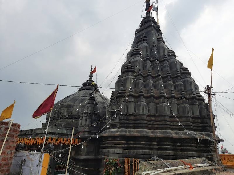 Gaya_Vishnupad_Temple_7