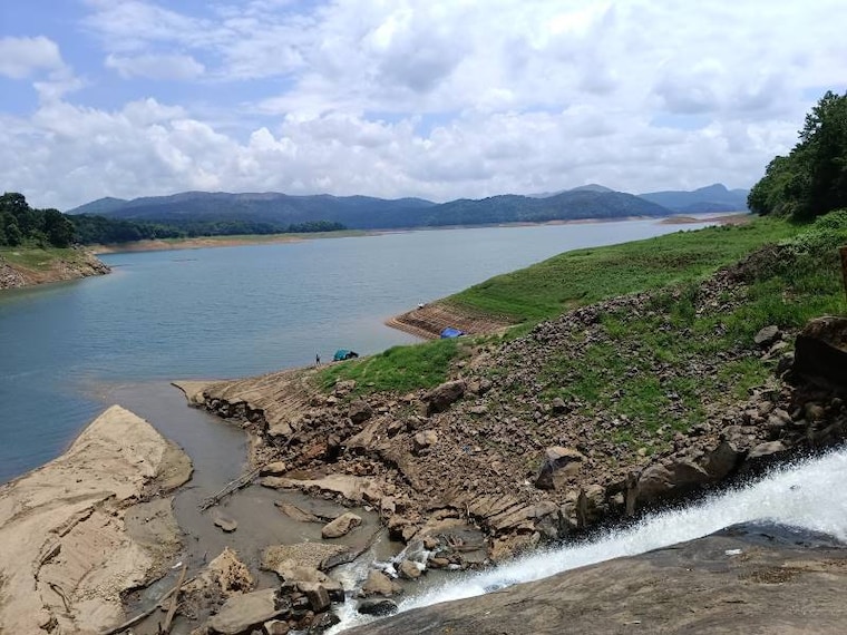 Idukki_Anchuruli_Waterfalls_4