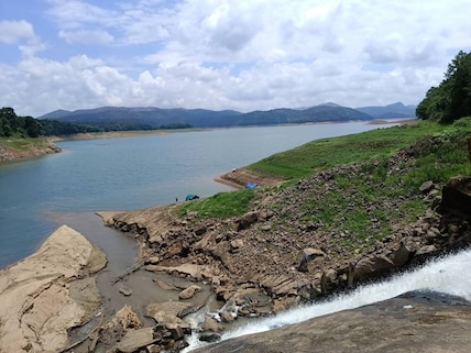 Anchuruli Waterfalls
