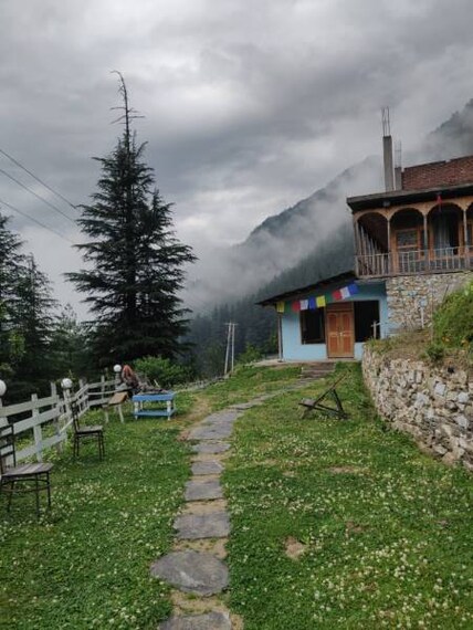 Jibhi_The_Himalayan_Cafe_1