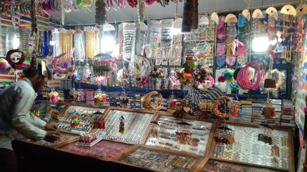 Khajuraho_Gole_Market_2