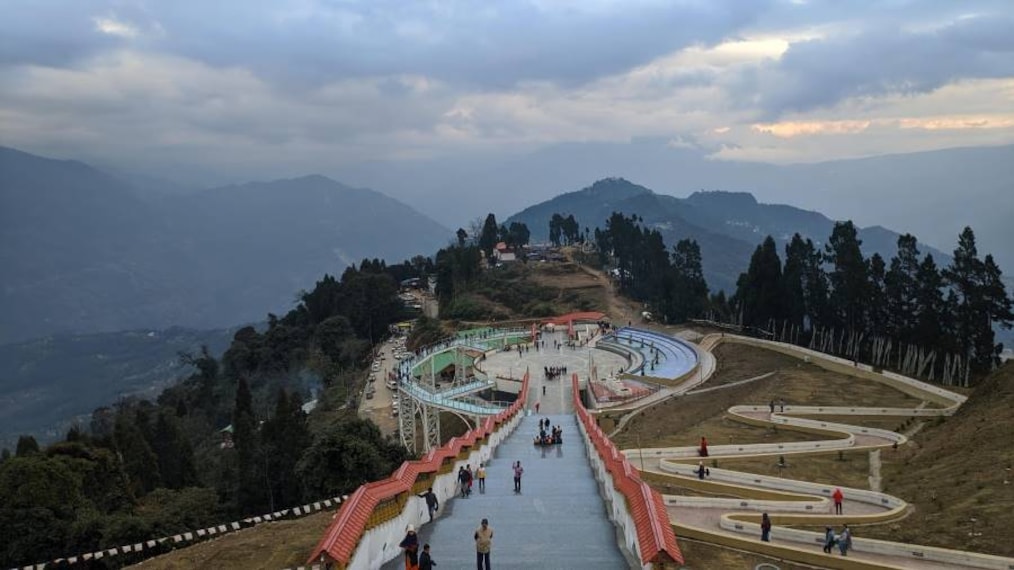 Pelling_Sky_Walk_at_Chenrezig_Statue_1