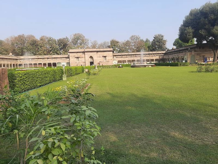 Varanasi_Nepali_Museum_2