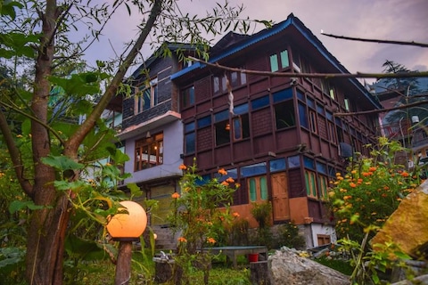 Cafe Jungle Valley