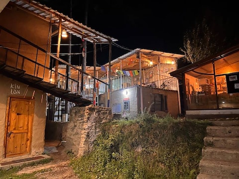 Mudhouse Experiential Hostel & Cafe
