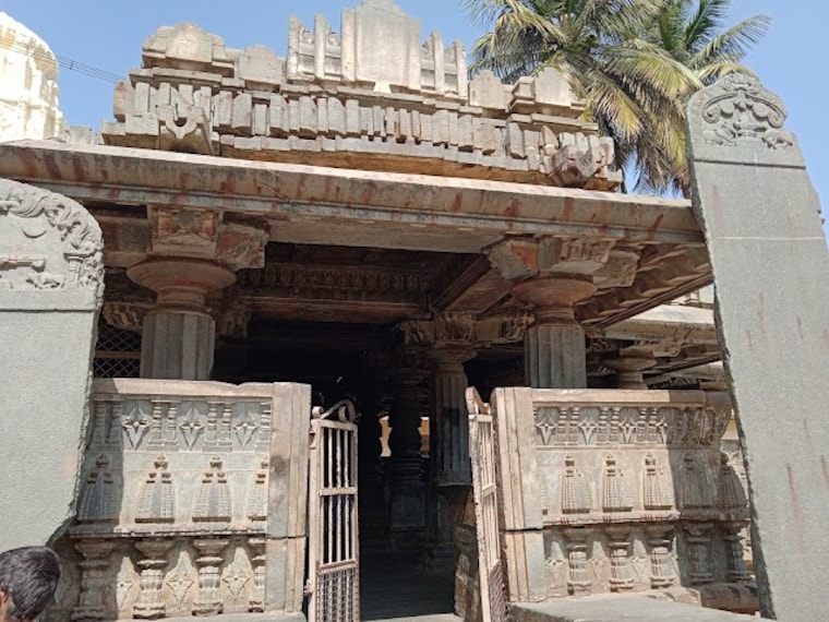 Sri_Chennakeshava_Temple_2