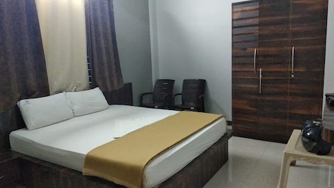 Srinivasa Hotel