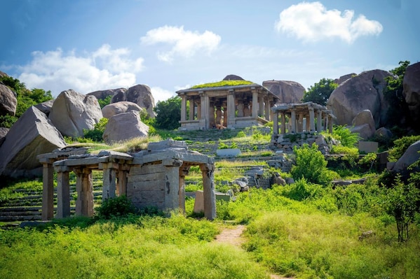 Hampi_tv_destination_img_3