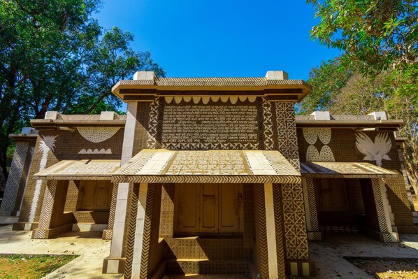 Shantiniketan_tv_destination_img_6