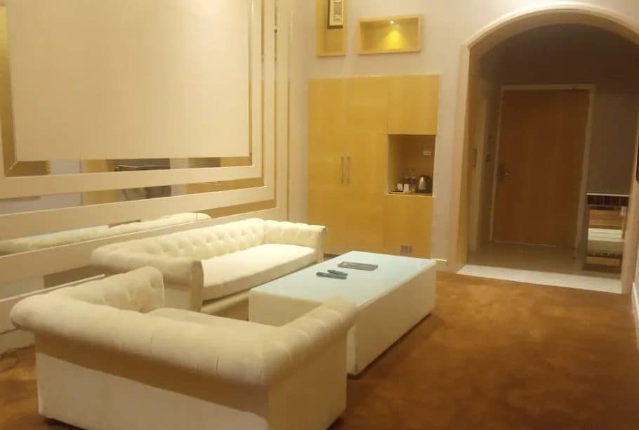 Gulmohar_grand_hotel_1