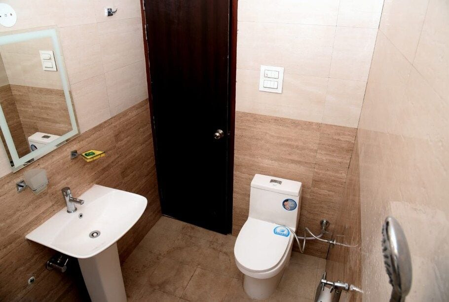 Hotel_j.s_plaza_1