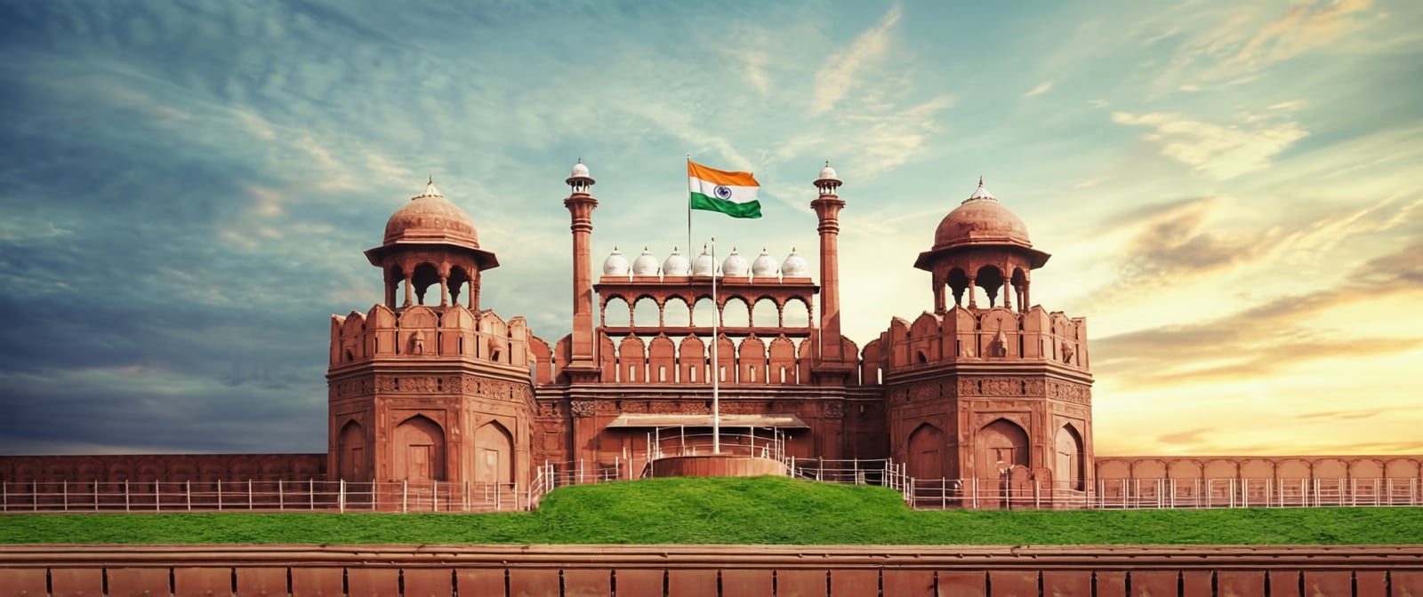 Delhi Red Fort Landscape Image