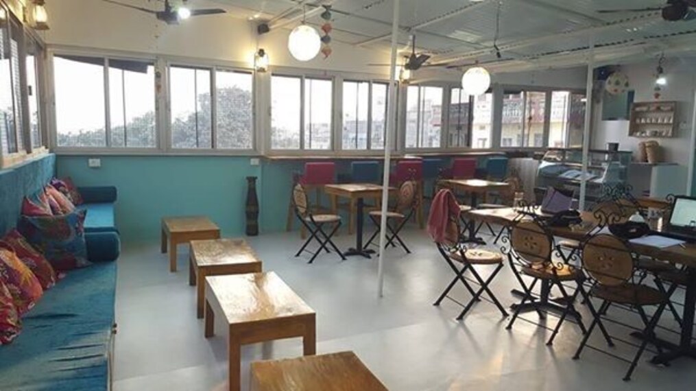 varanasi_aadha-aadha_cafe