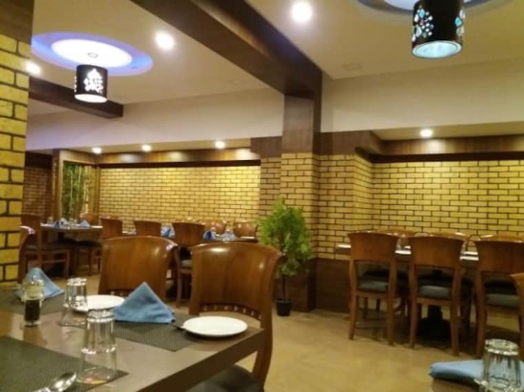 Vellore Earth Plate Landscape Image