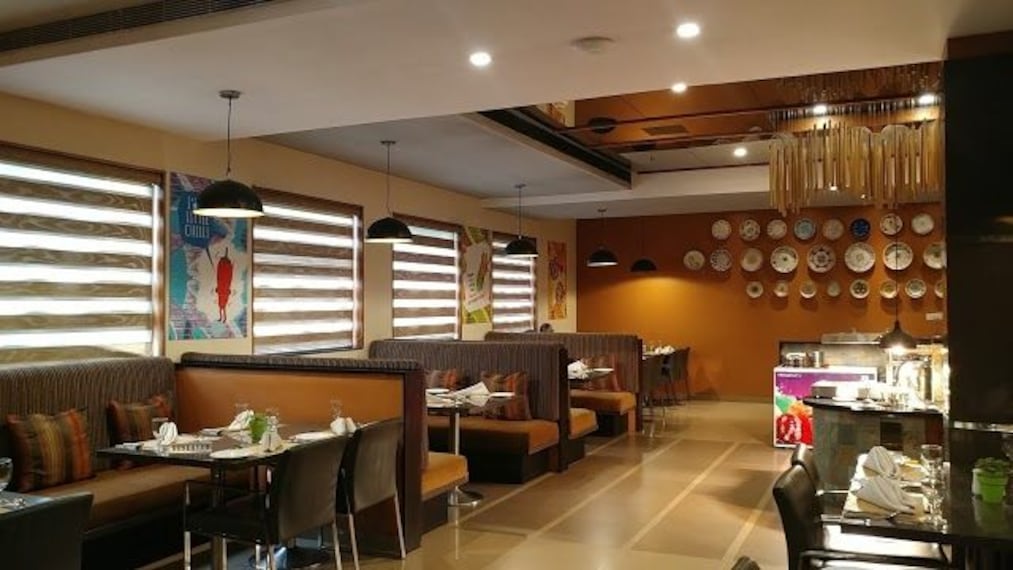 Vellore Gingee Restaurant Landscape Image