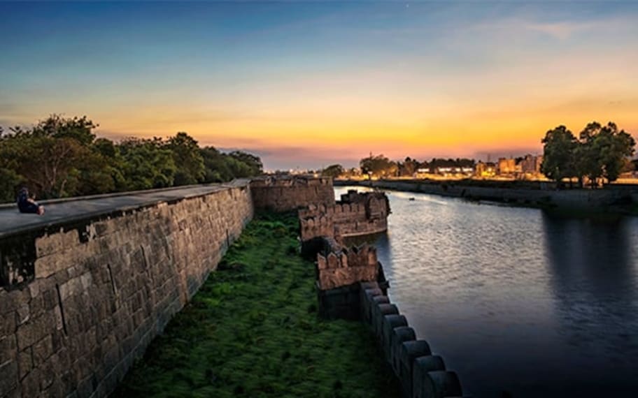 Vellore Fort Landscape Image