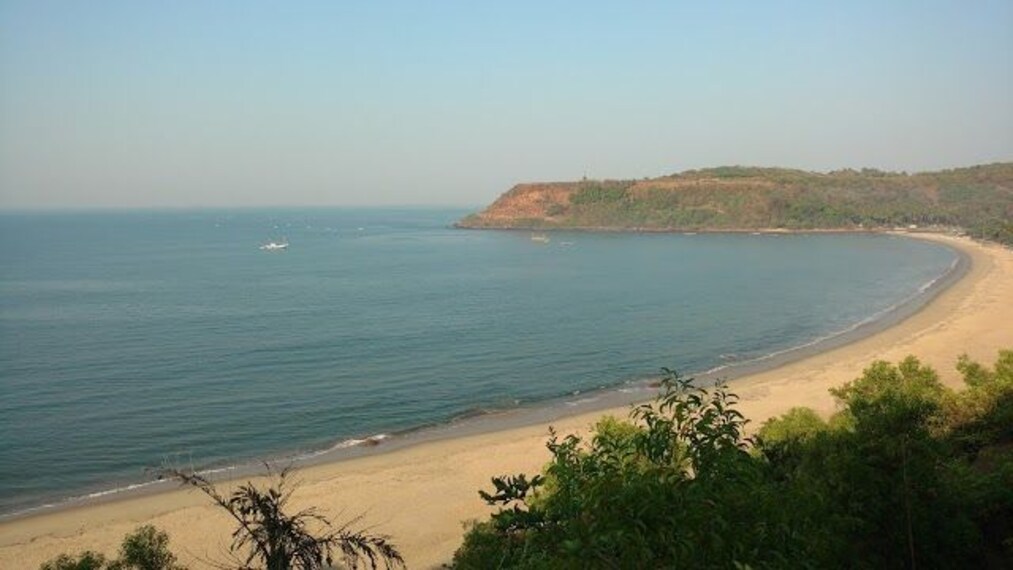 Tour the Nivti Fort and Beach, Vengurla - Things to Do, Timings & Photos