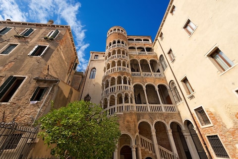 Scala Contarini del Bovolo