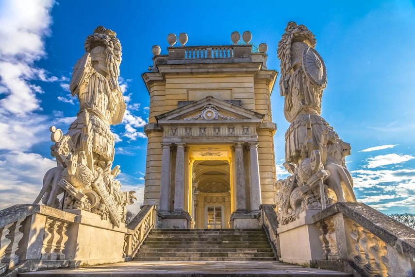Schonbrunn_Palace_2