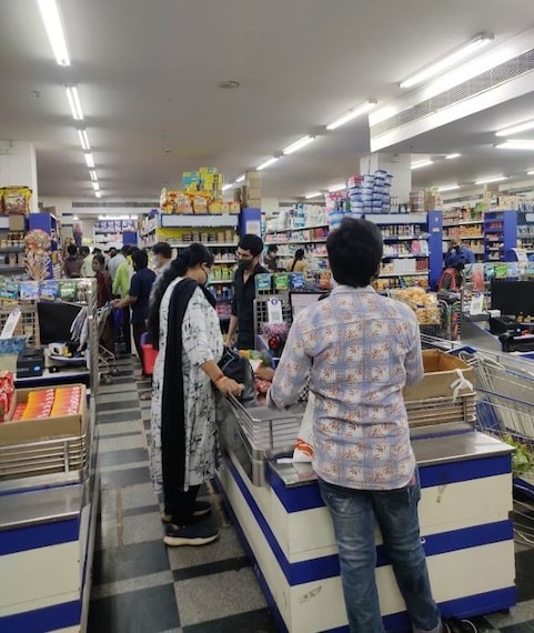 Markets_in_mg_road_2