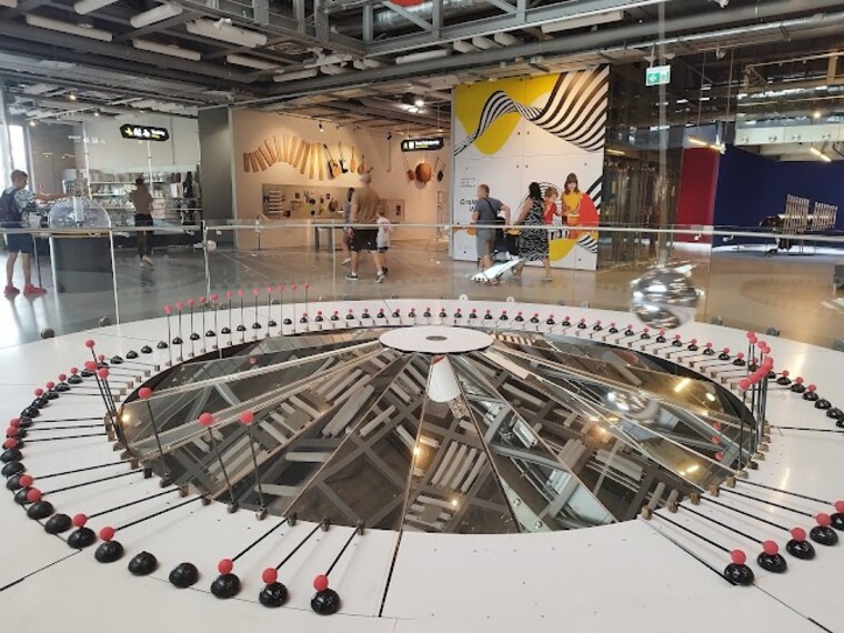 Copernicus_Science_Centre_2