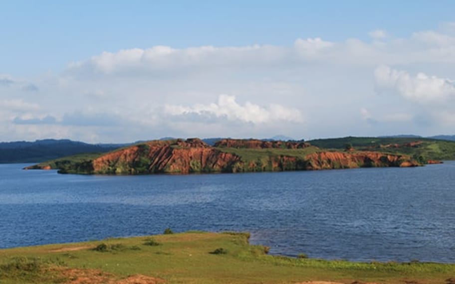 Wayanad Banasura Sagar Dam Landscape Image