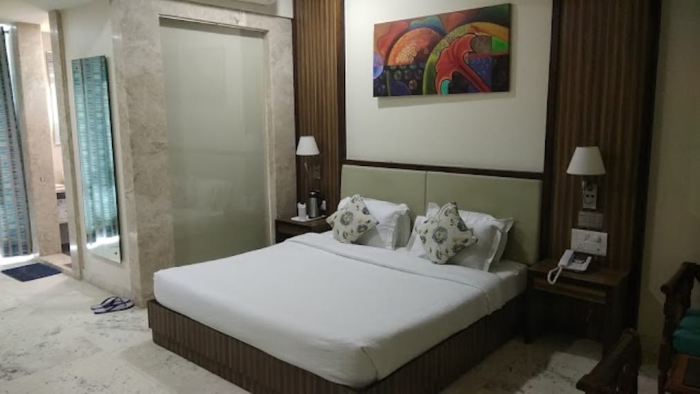 Hotel_JK_Residency_2