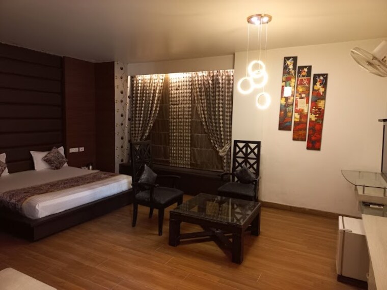 Hotel_Orchid_Square_2